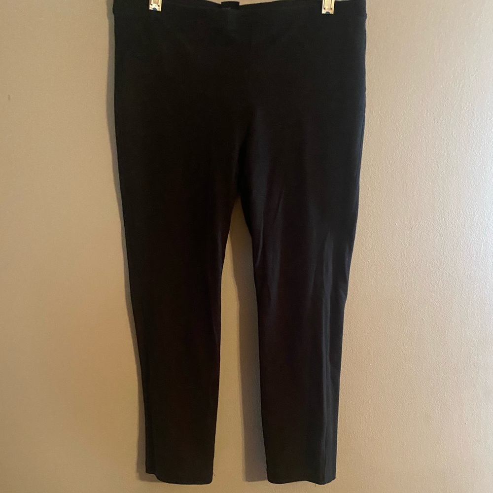 Buy all 3 for $20  Hue cropped leggings